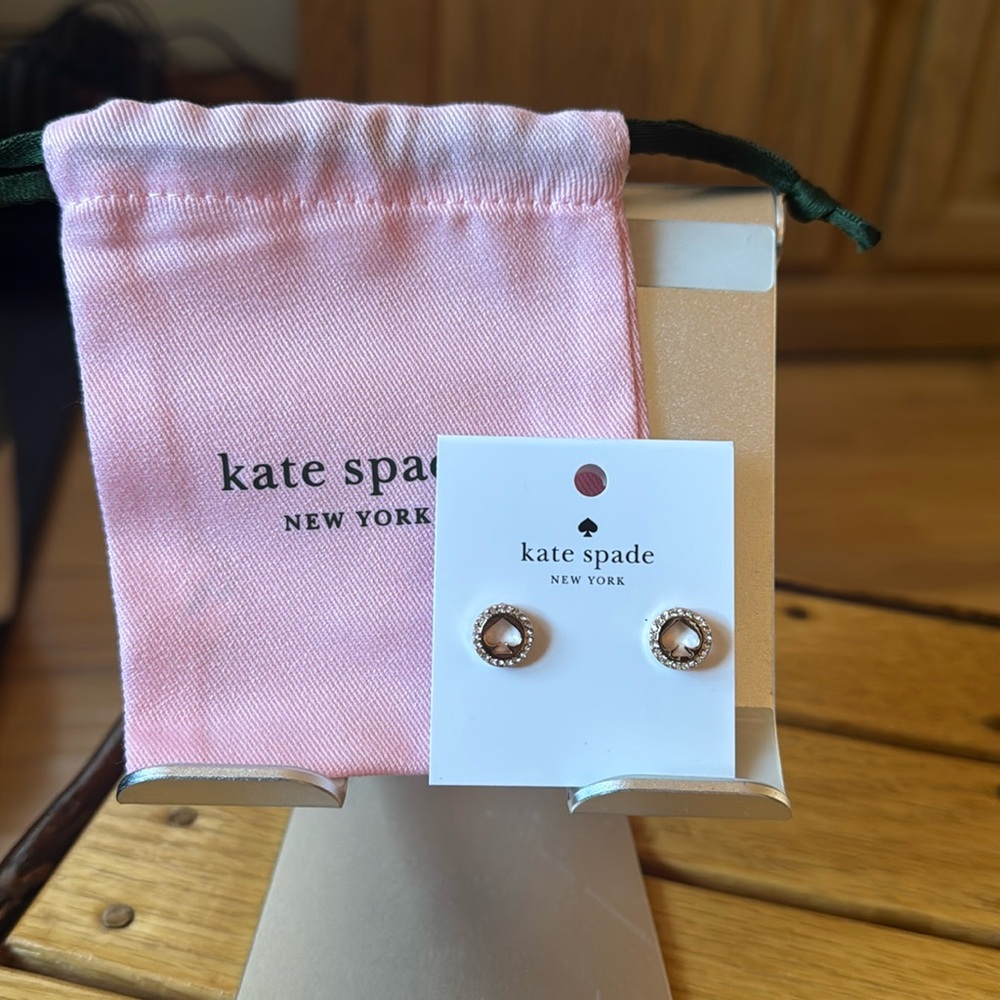 KATE SPADE ROSE GOLD HALO STUDS. NWT